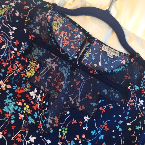 Floral blouse with mesh neckline - Picture 2 of 2